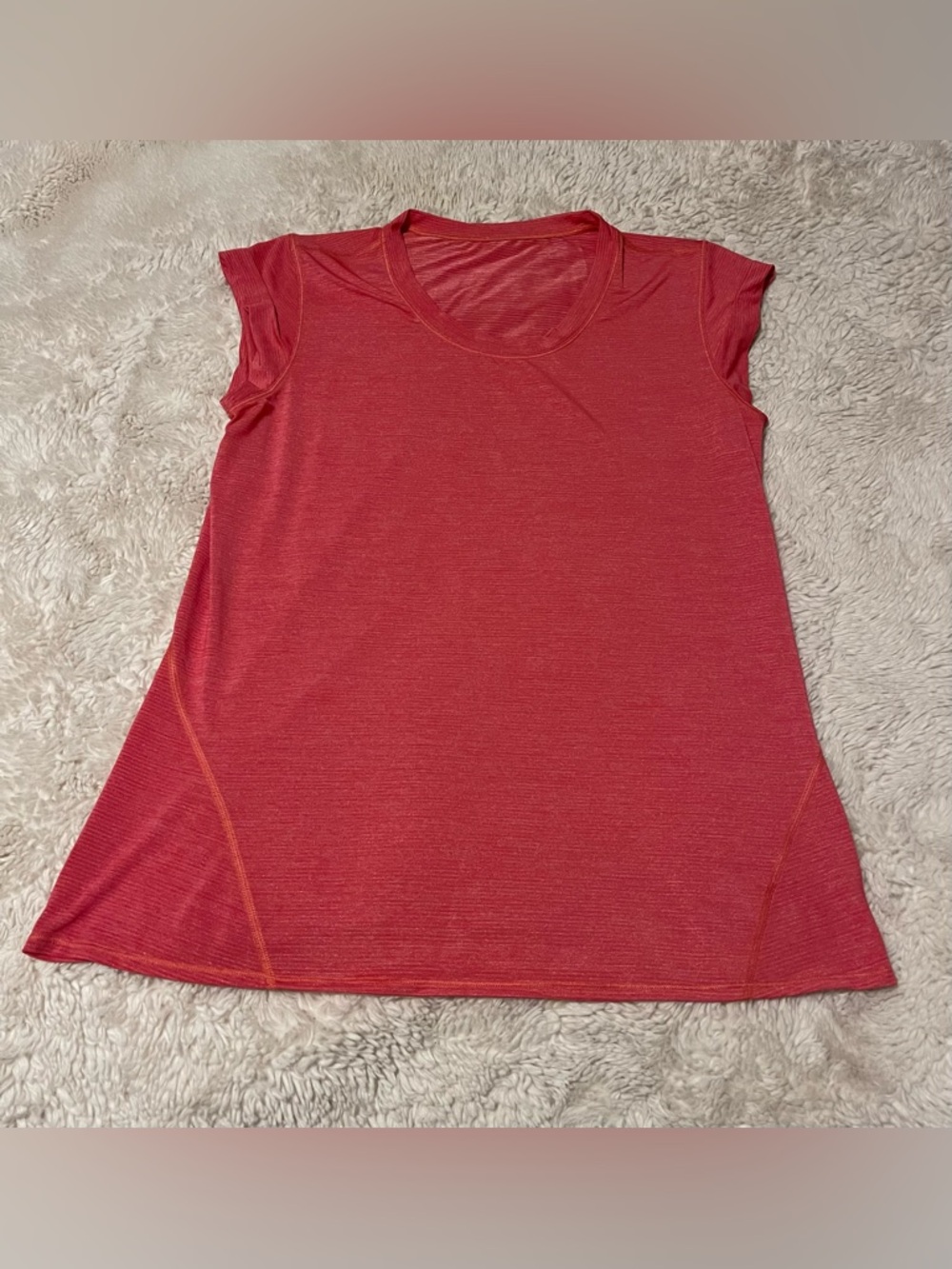 Lululemon Pedal To The Medal Short
Sleeve Heathered Boom Juice size 8